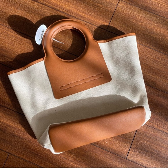 NWT Shoppers Faux Leather Trim Canvas Top Handle Carry Bag Tan and Cream - Picture 2 of 5